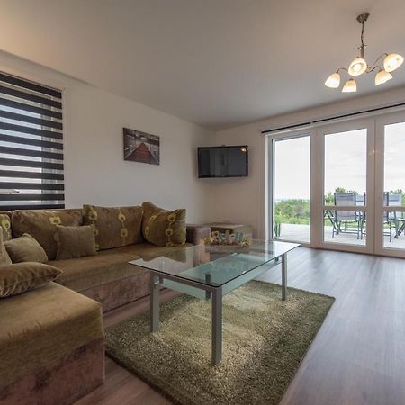 Bridgiet Home Apartman Сержегтомай Екстер'єр фото