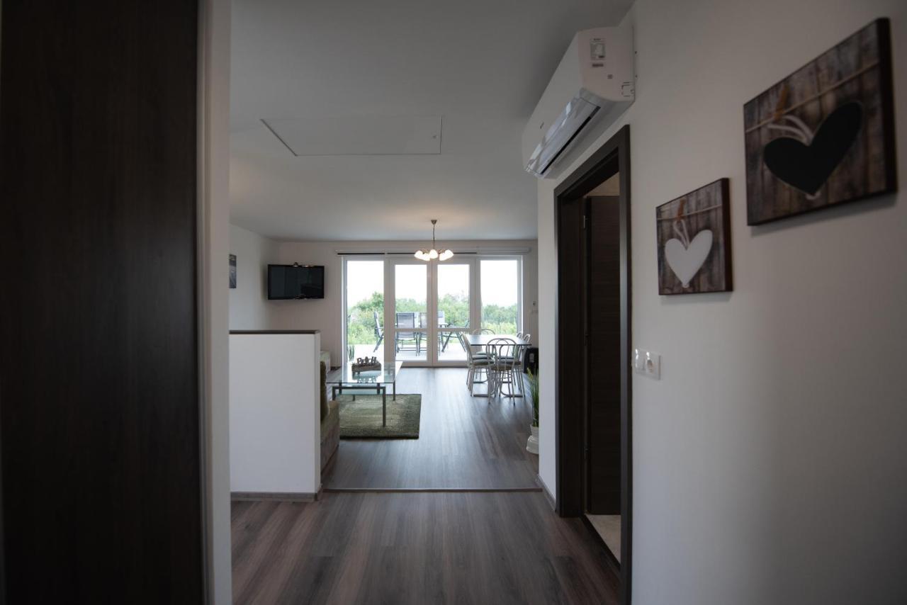 Bridgiet Home Apartman Сержегтомай Екстер'єр фото